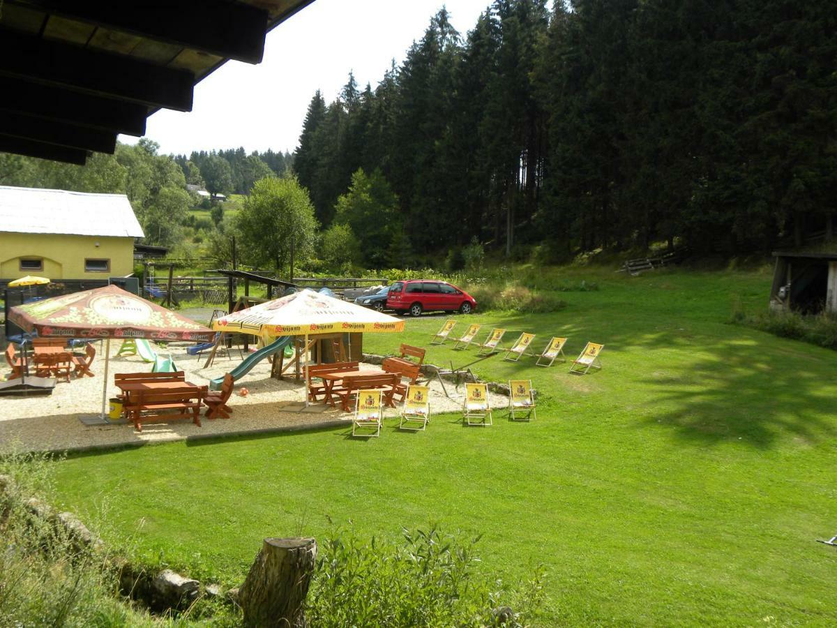 Penzion Karolina Lučany nad Nisou Extérieur photo