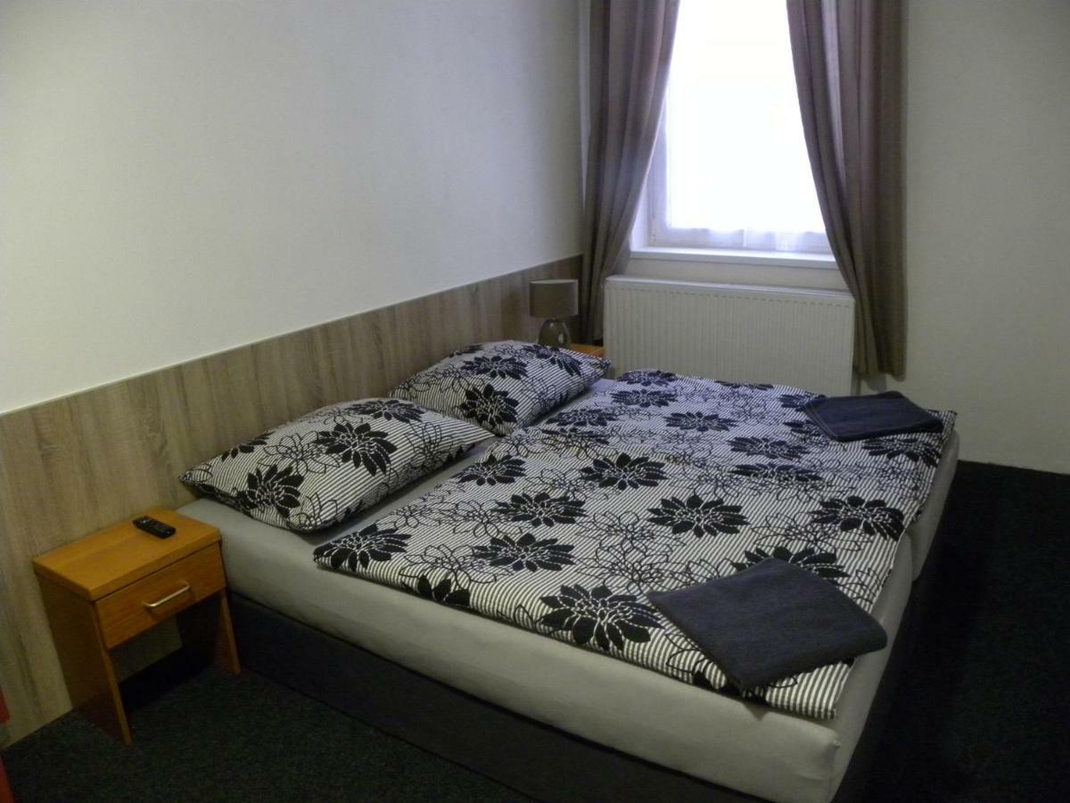 Penzion Karolina Lučany nad Nisou Extérieur photo